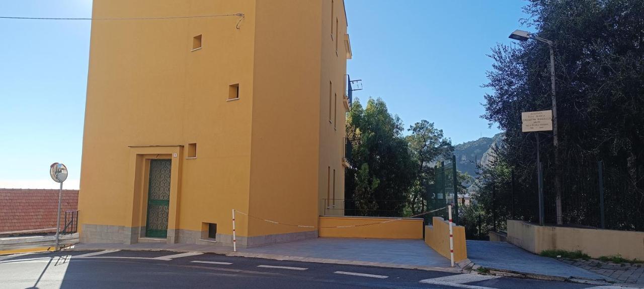 Apartmán Casa Di Claude Con Posto Auto Finale Ligure Exteriér fotografie